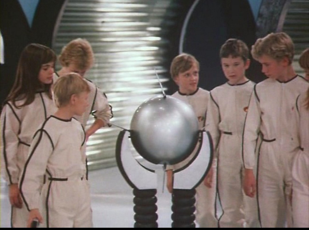 в культовом фильме «Гостья из будущего». 