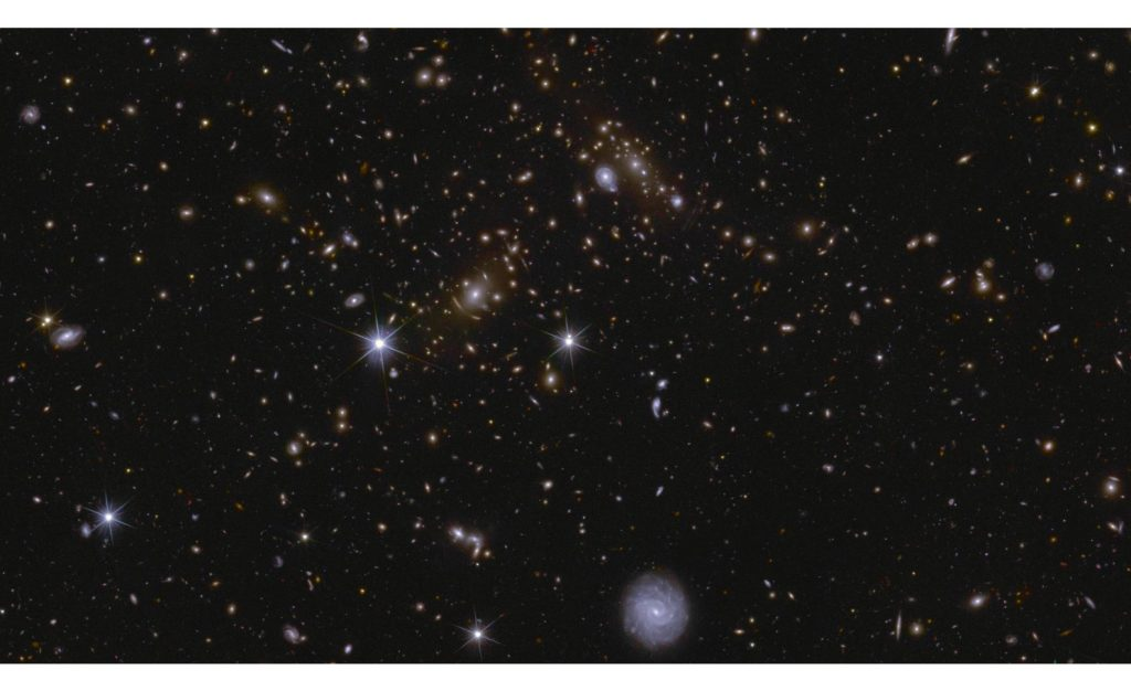 Фрагмент одной из облестей неба, сфотографированных телескопом Euclid. Источник: ESA/Euclid/Euclid Consortium/NASA, image processing by J.-C. Cuillandre, E. Bertin, G. Anselmi