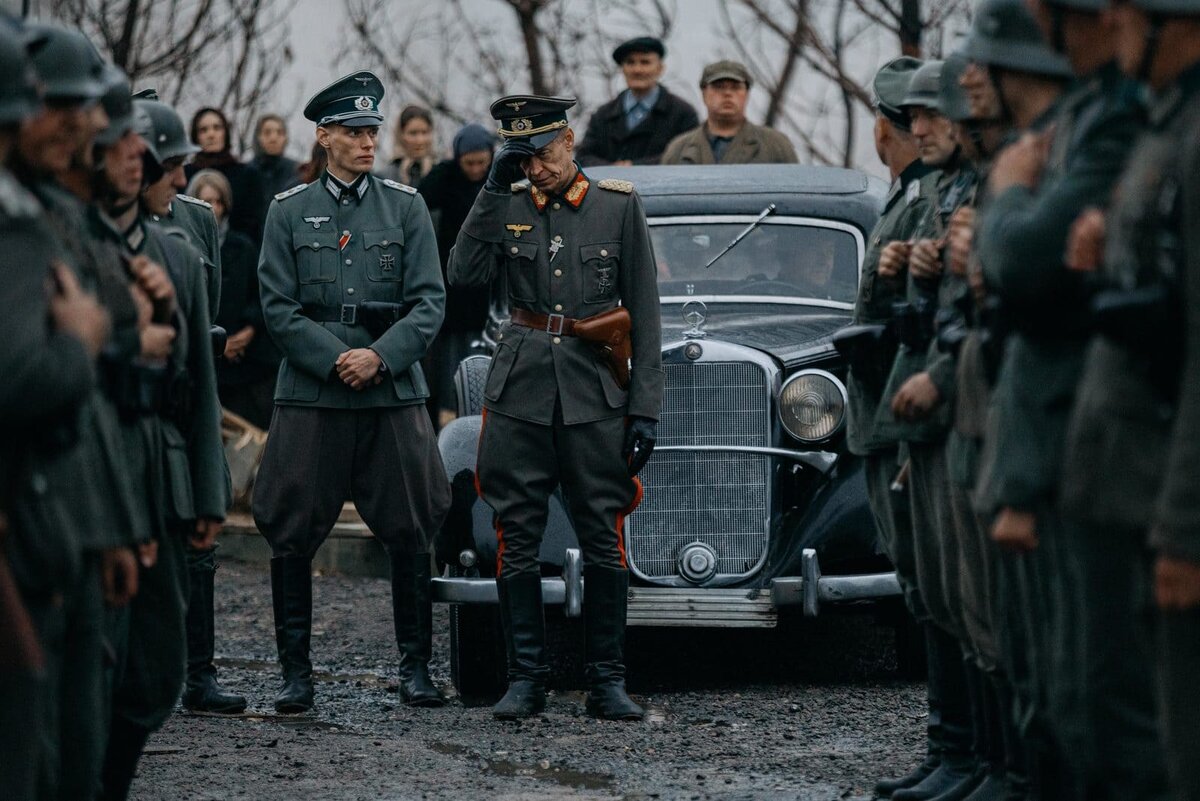 В мае 2025 года на экраны выйдет новый российско-белорусский проект “В списках не значился”. Фильм создан по художественному роману Бориса Васильева, написанного в 1974 году. Съемки этого фильма, в том числе проходили и в Бресте, это дало повод заново освежить дискуссию на тему, кто был последним защитником Брестской крепости и когда он покинул свой боевой пост.