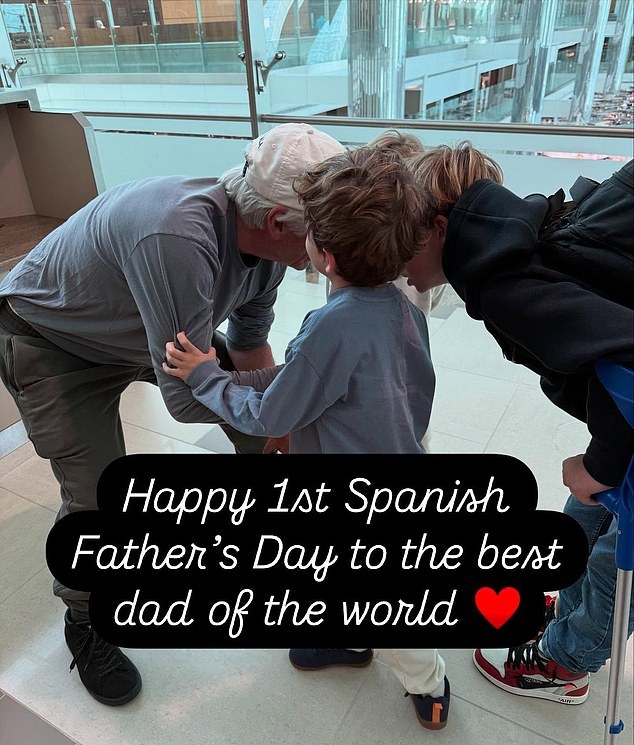    Алехандра Сильва показала трогательное фото Ричарда Гира с детьмиСоцсети Алехандры Сильвы