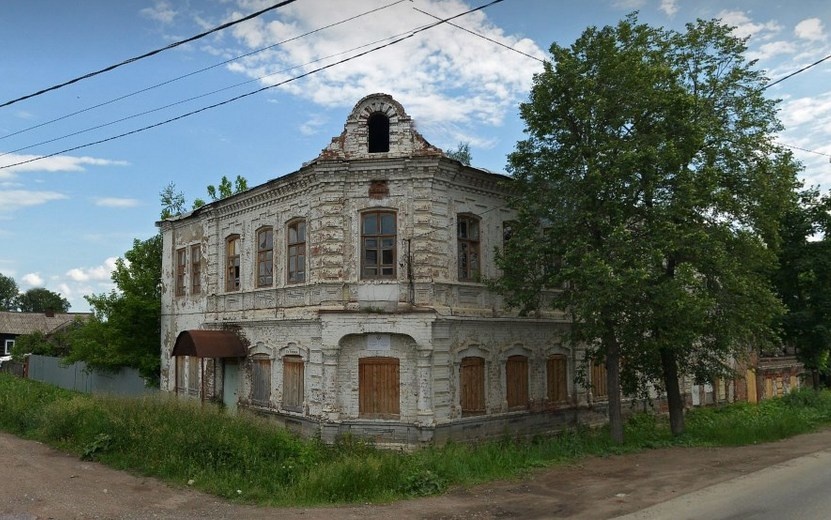    Администрацию Сарапула оштрафовали на 100 тыс. руб. за состояние исторического здания