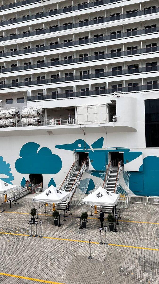 Фактически это отель на воде