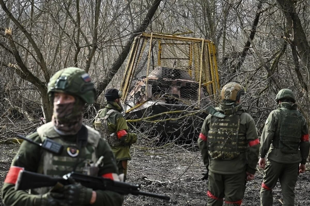     Военнослужащие ВС РФ в освобожденном селе Гончаровка.