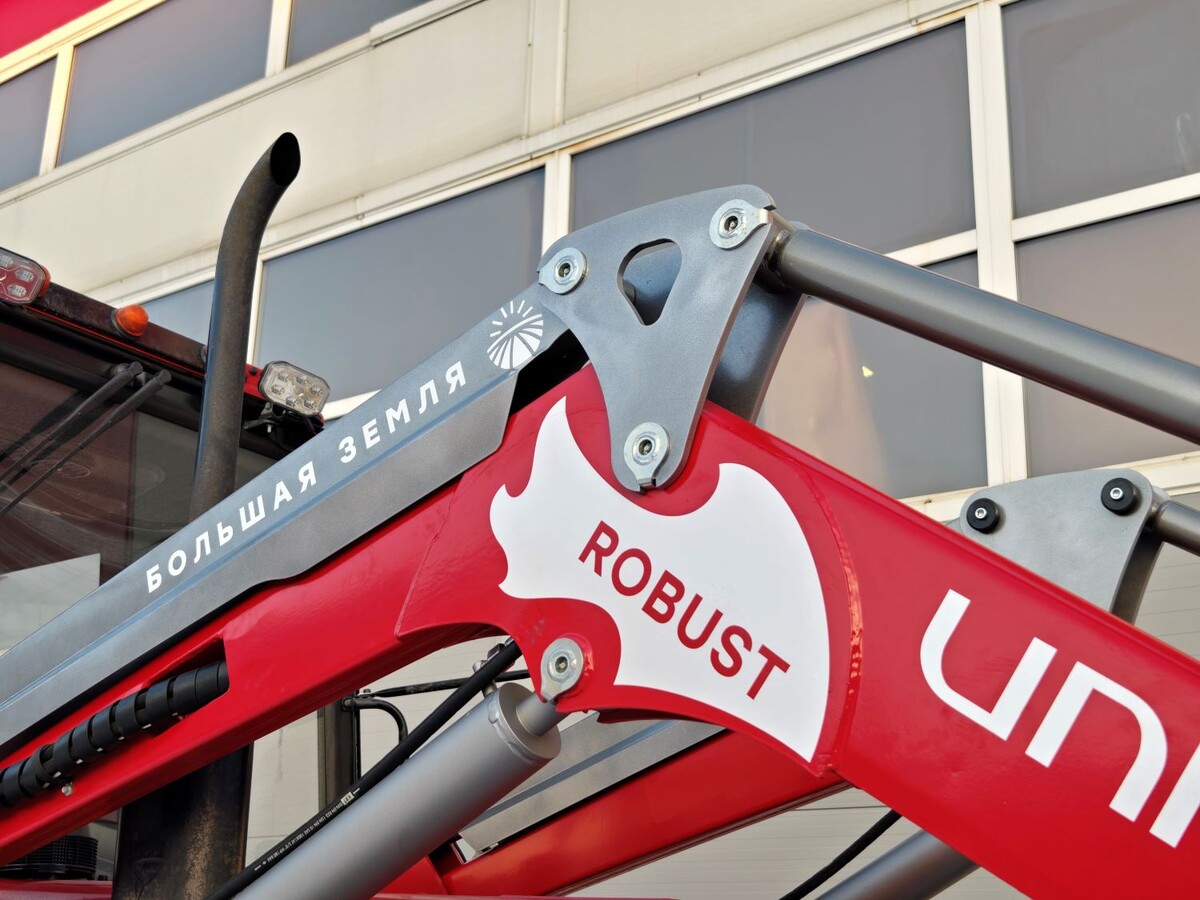 Увеличили накладку в два раза. Это повысило прочность стрелы на изгиб и скручивание.