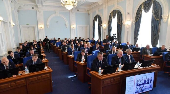    Заседание парламента Омской области Фото: тг-канал губернатора Омской области Виталия Хоценко