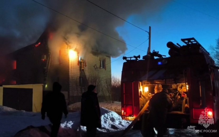    Двухэтажный дом сгорел в деревне Пирогово под Ижевском