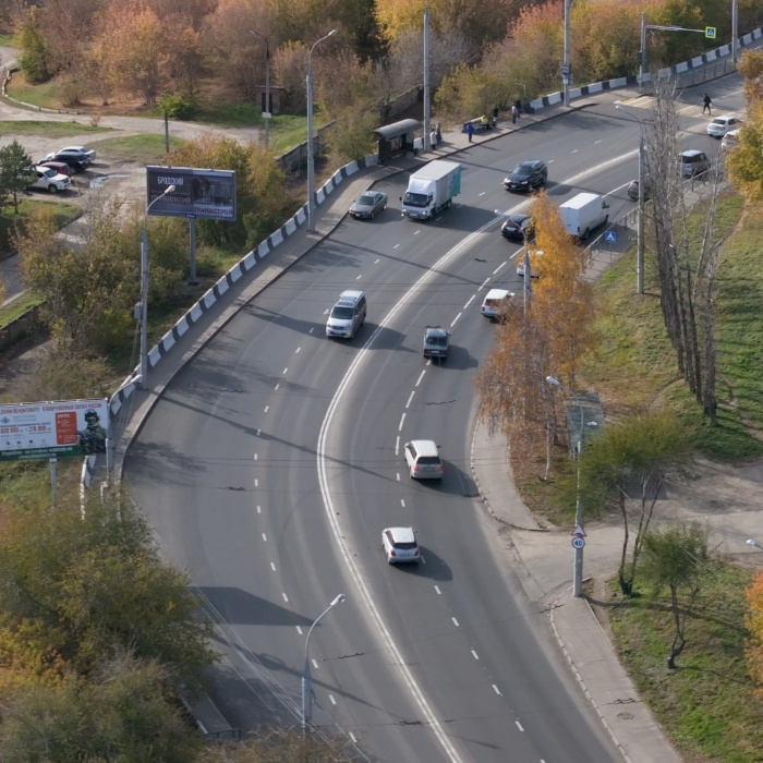 Дорожный ремонт в Иркутской области в этом году развернется в шести крупных городах. Это Иркутск, Ангарск, Братск, Шелехов, Черемхово и Усолье-Сибирское. В порядок приведут участки общей протяженностью 48,5 километра. Об этом сообщили в пресс-службе правительства Прибайкалья.