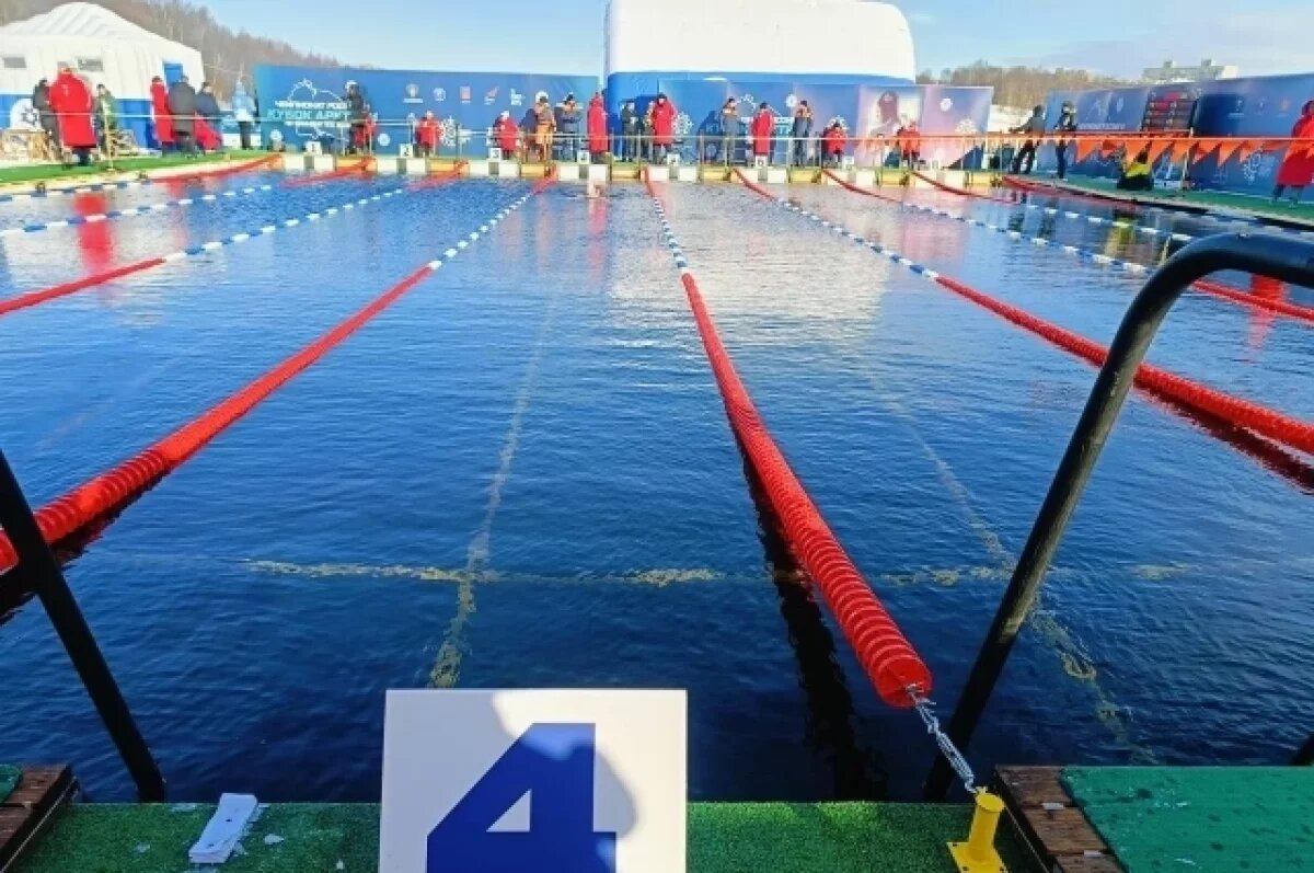    В Мурманске стартовал чемпионат России по зимнему плаванию