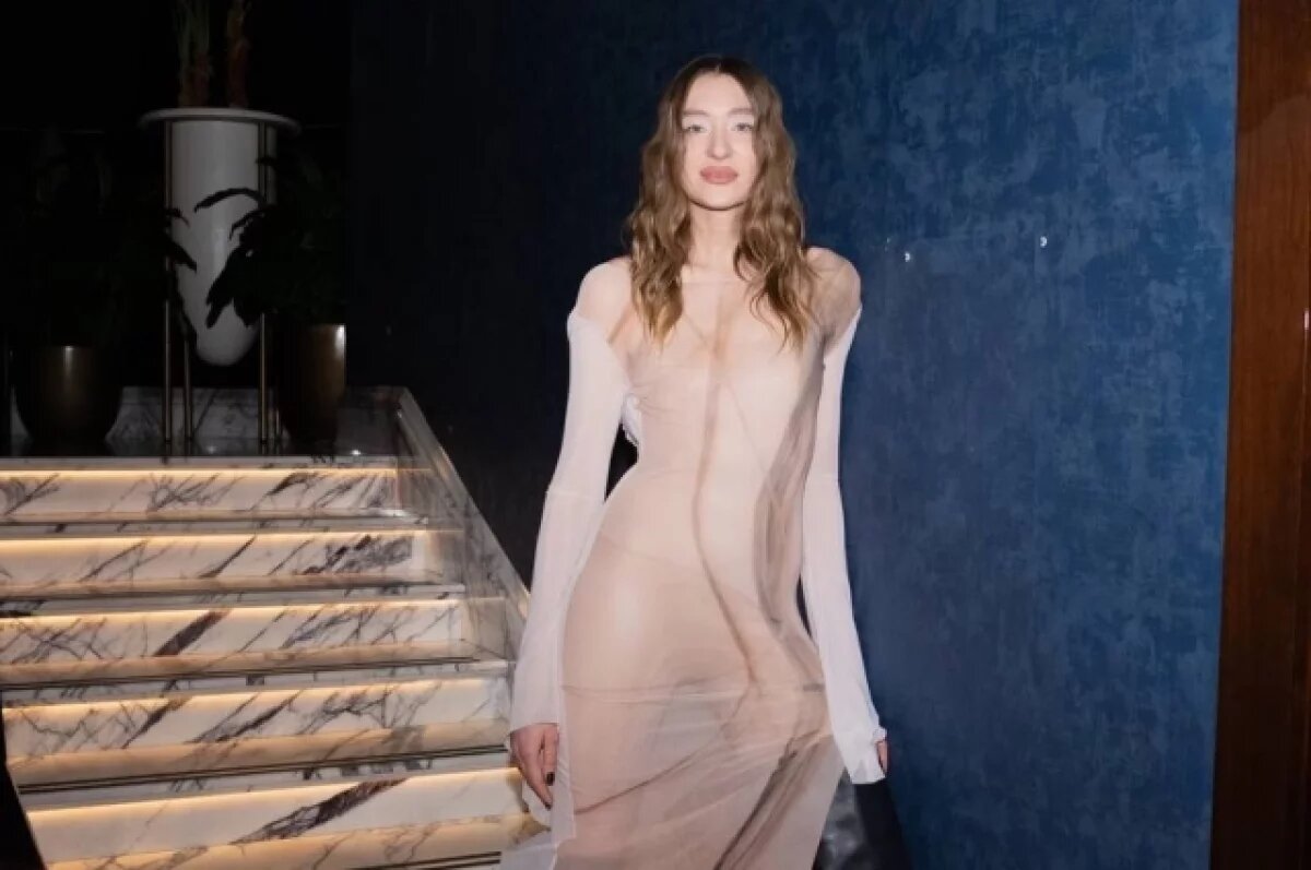    Мария Миногарова на вечеринке.