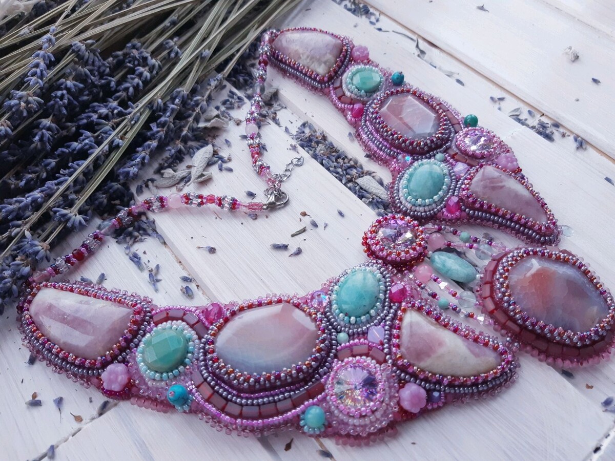    Творчество с душой: бижутерия из бисера и камней