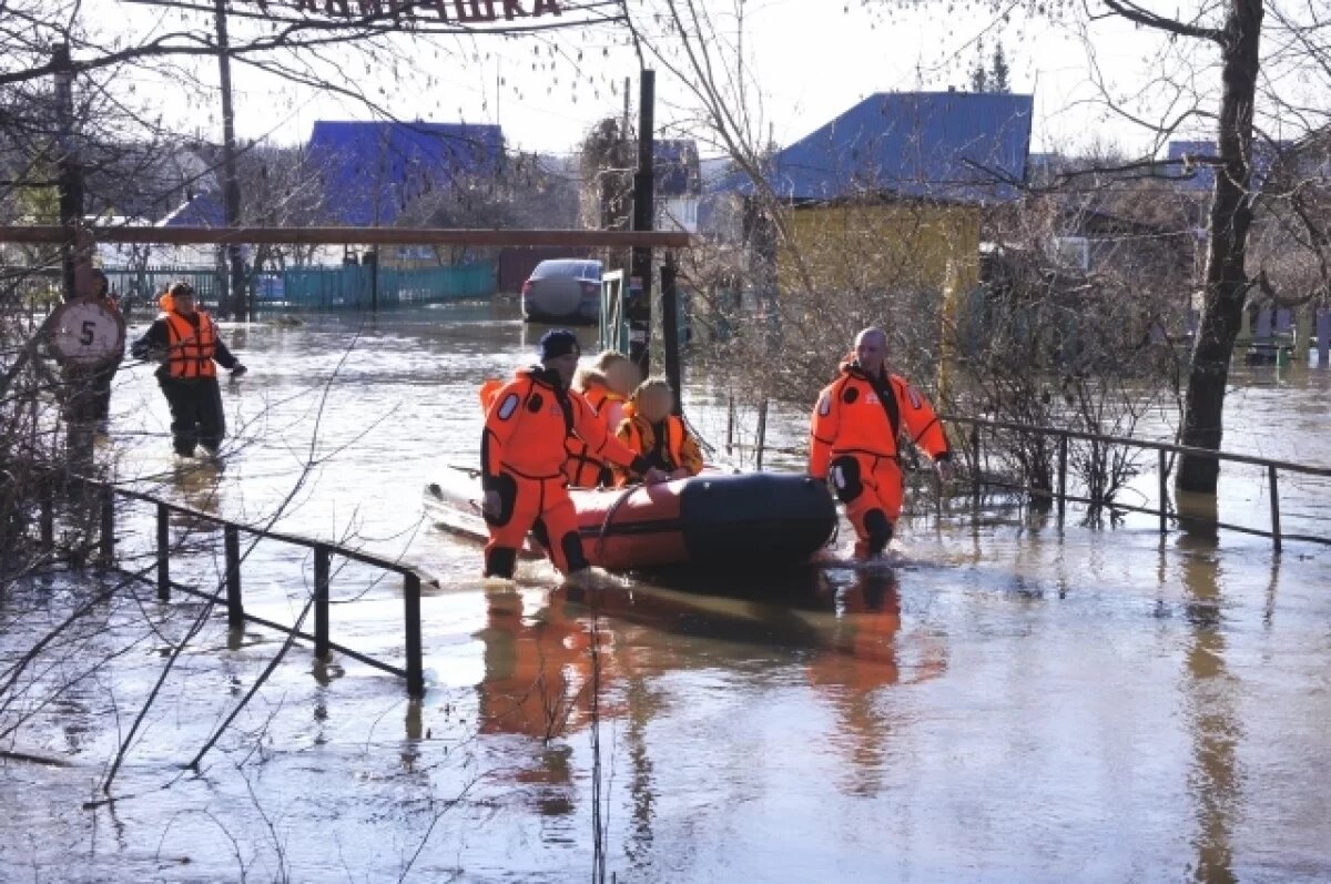    Из-за паводка возможно подтопление дорог и участков СНТ в трех районах Уфы