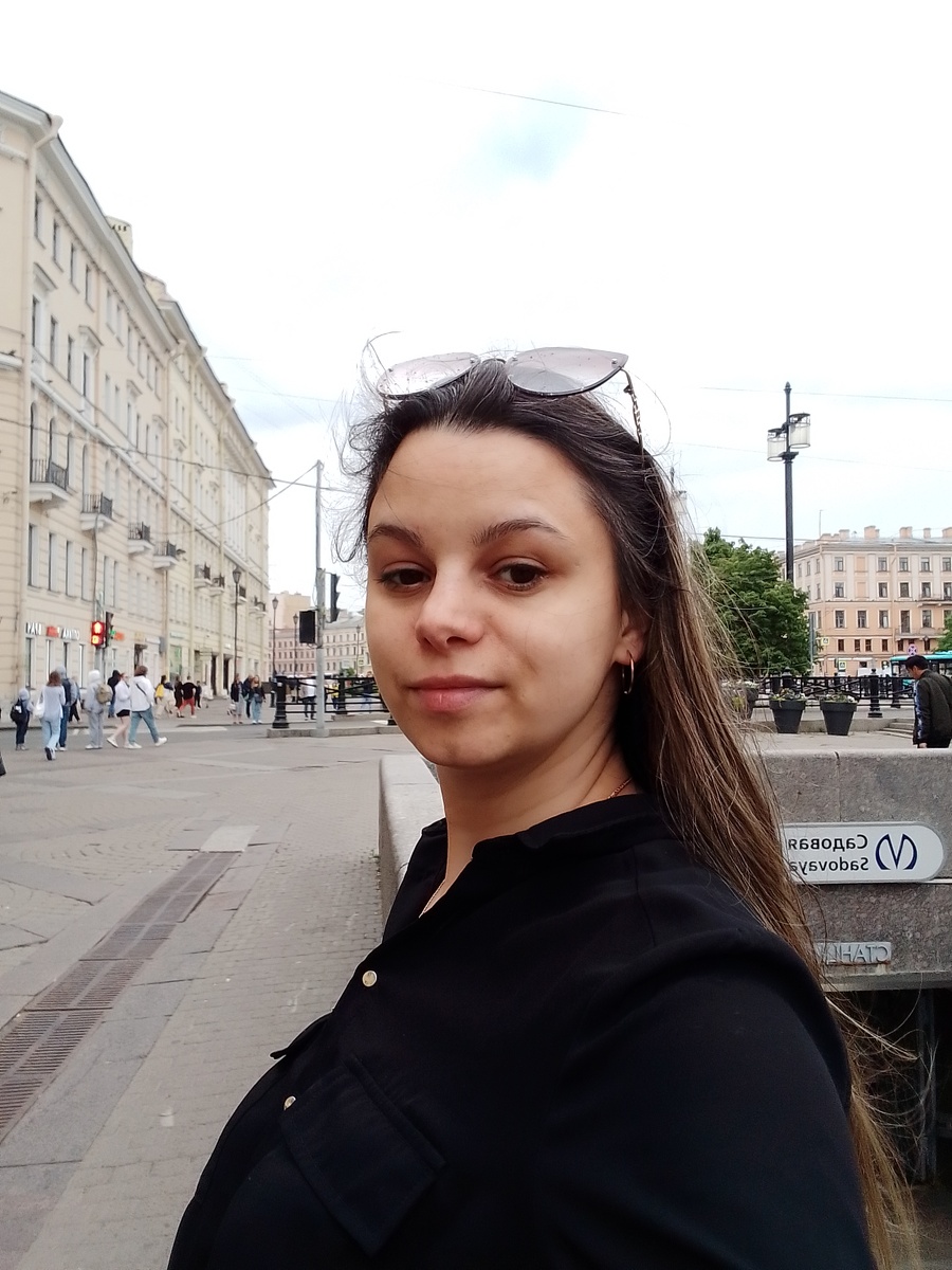 Привет👋 Вчерашнее фото на Сенной. Встречалась с бывшей коллегой и по совместительству просто хорошим человеком.