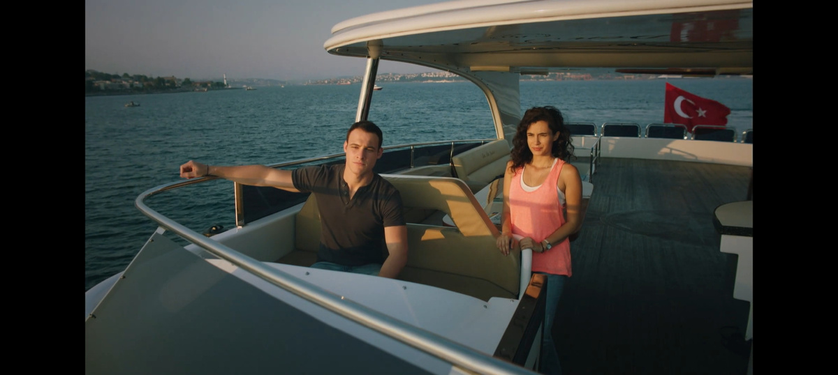 Кадр из сериала "В ожидании солнца". "Поиски" Тайфуна