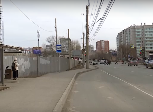     Владислав Логинов провёл выездное совещание в Свердловском районе