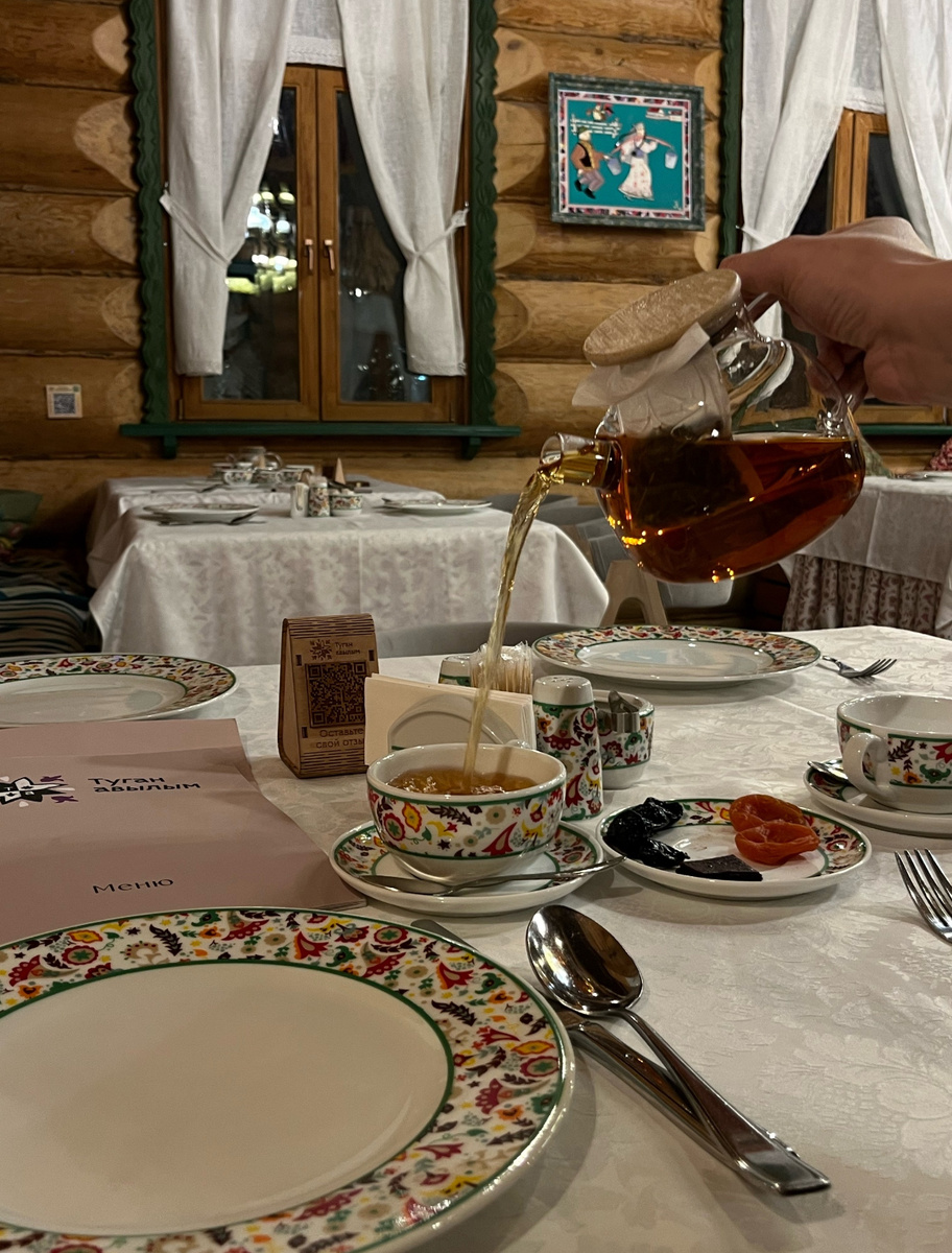 Обязательно попробуйте татарский чай с традиционном десертом Губадия.