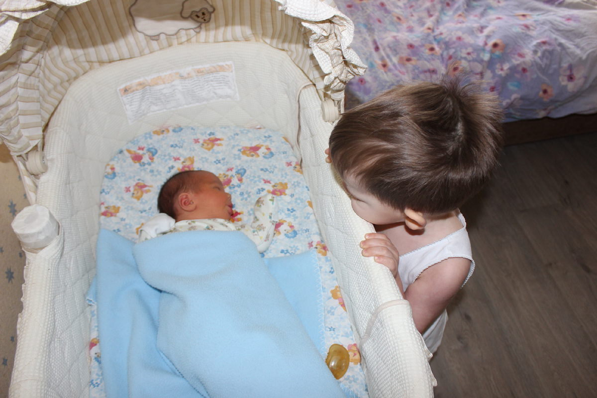 Костя знакомится с Мишей.