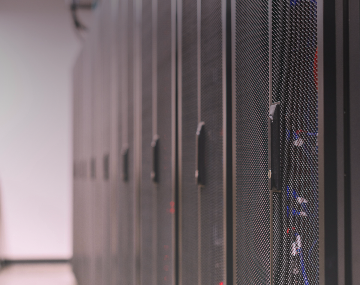 Выбор между бестрансформаторными и трансформаторными ИБП