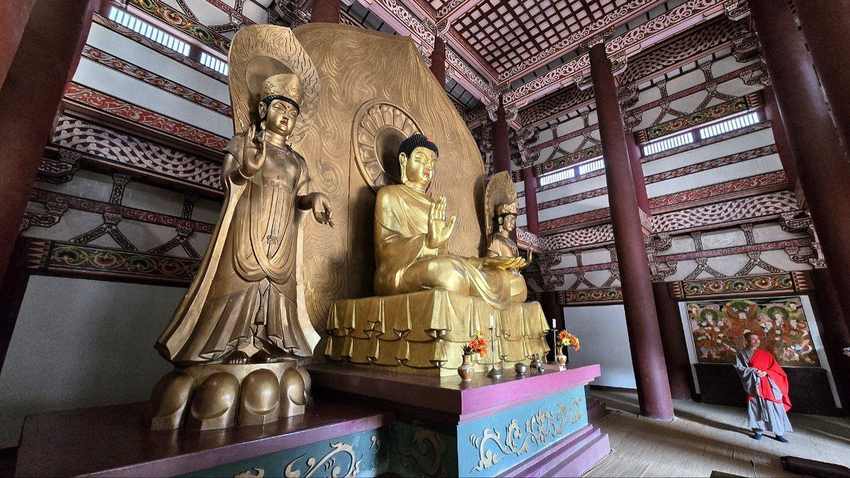 Чонрынса внутри