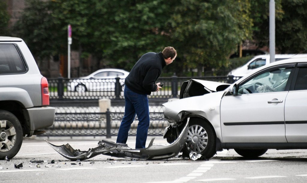 В этом материале я хочу поделиться с вами ответами на вопросы, которые часто задают как читатели, так и клиенты моего офиса, занимающегося оформлением ОСАГО. В этой теме существует множество коэффициентов и других факторов, оказывающих значительное влияние на стоимость страховки. Не волнуйтесь, мы во всём разберёмся!