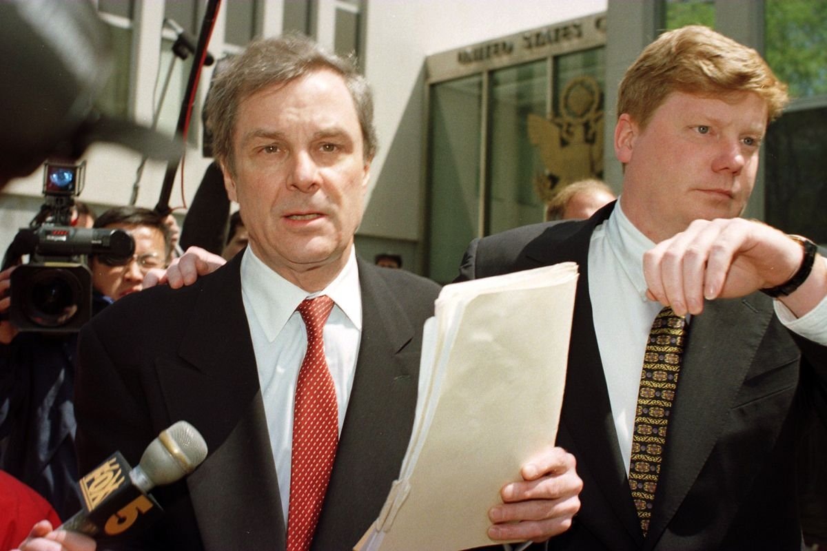 Джерард Финнеран (слева)