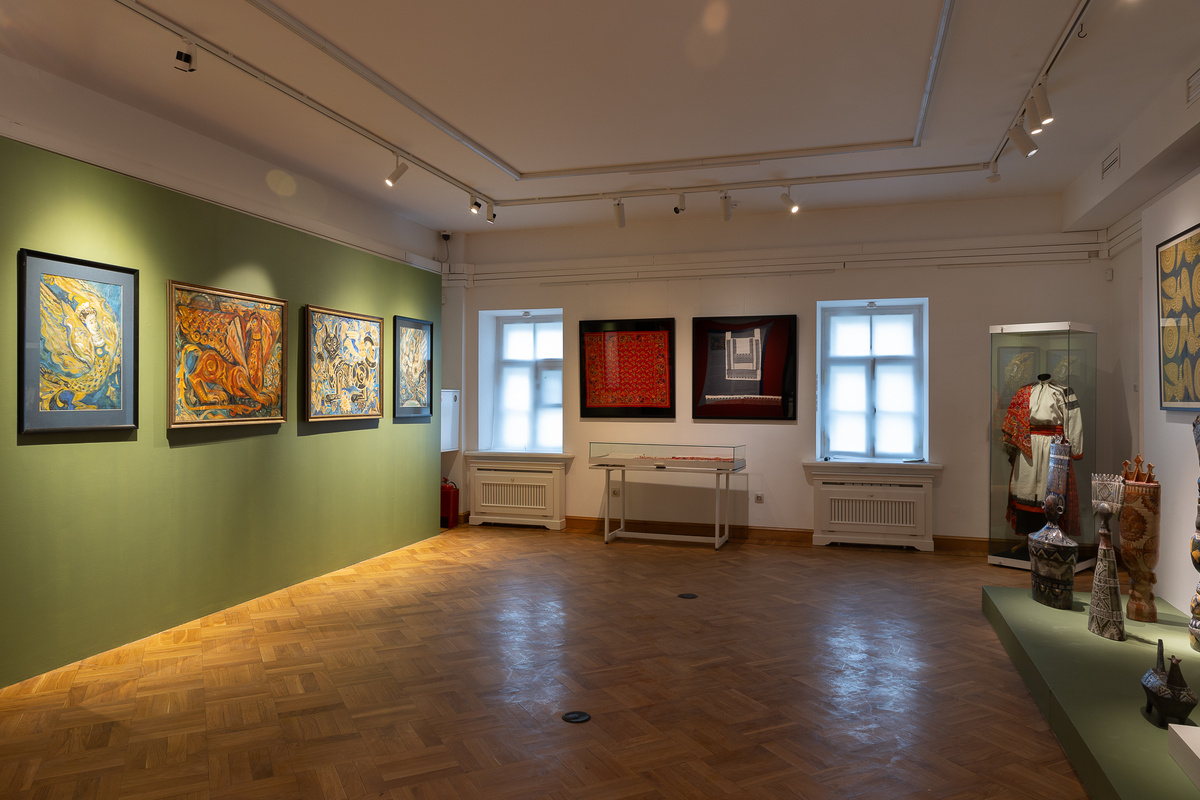 Выставка "Орнаменты. Вчера и сегодня".