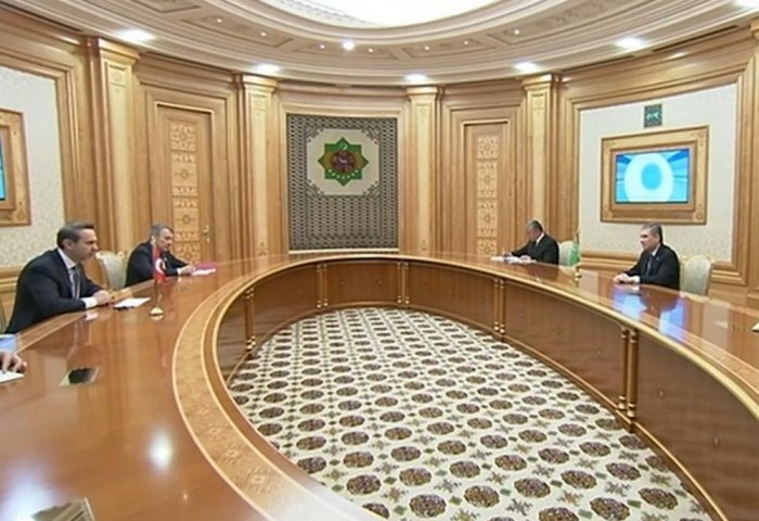 Встреча Гурбангулы Бердымухамедова с Алпарсланом Байрактаром, 19 марта, 2025 г., Туркменистан (Фото: Watan habarlary)