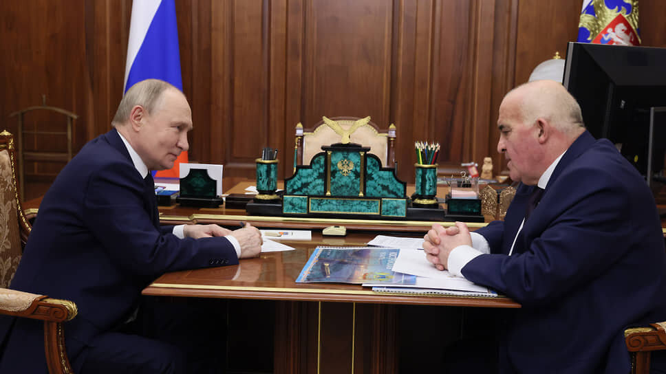 Президент России Владимир Путин (слева) и губернатор Костромской области Сергей Ситников.📷Фото: пресс-служба президента РФ