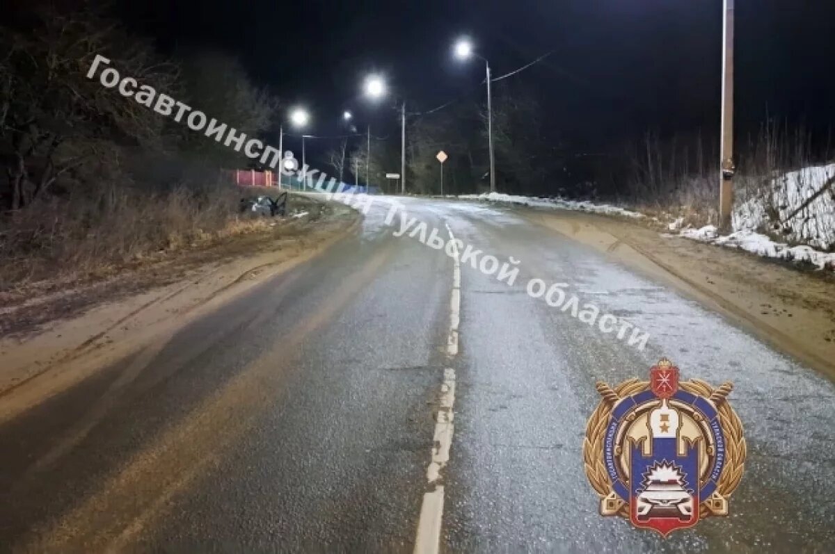    В Богородицком районе автомобиль угодил в кювет, после чего опрокинулся