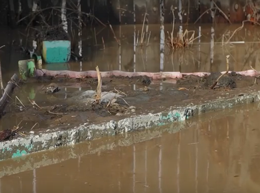     В Минусинске устраняют последствия паводка