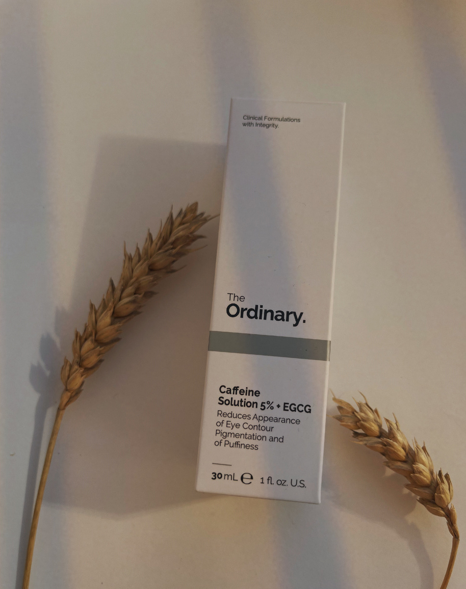 Для уменьшения отёков – The Ordinary Caffeine Solution 5% + EGCG