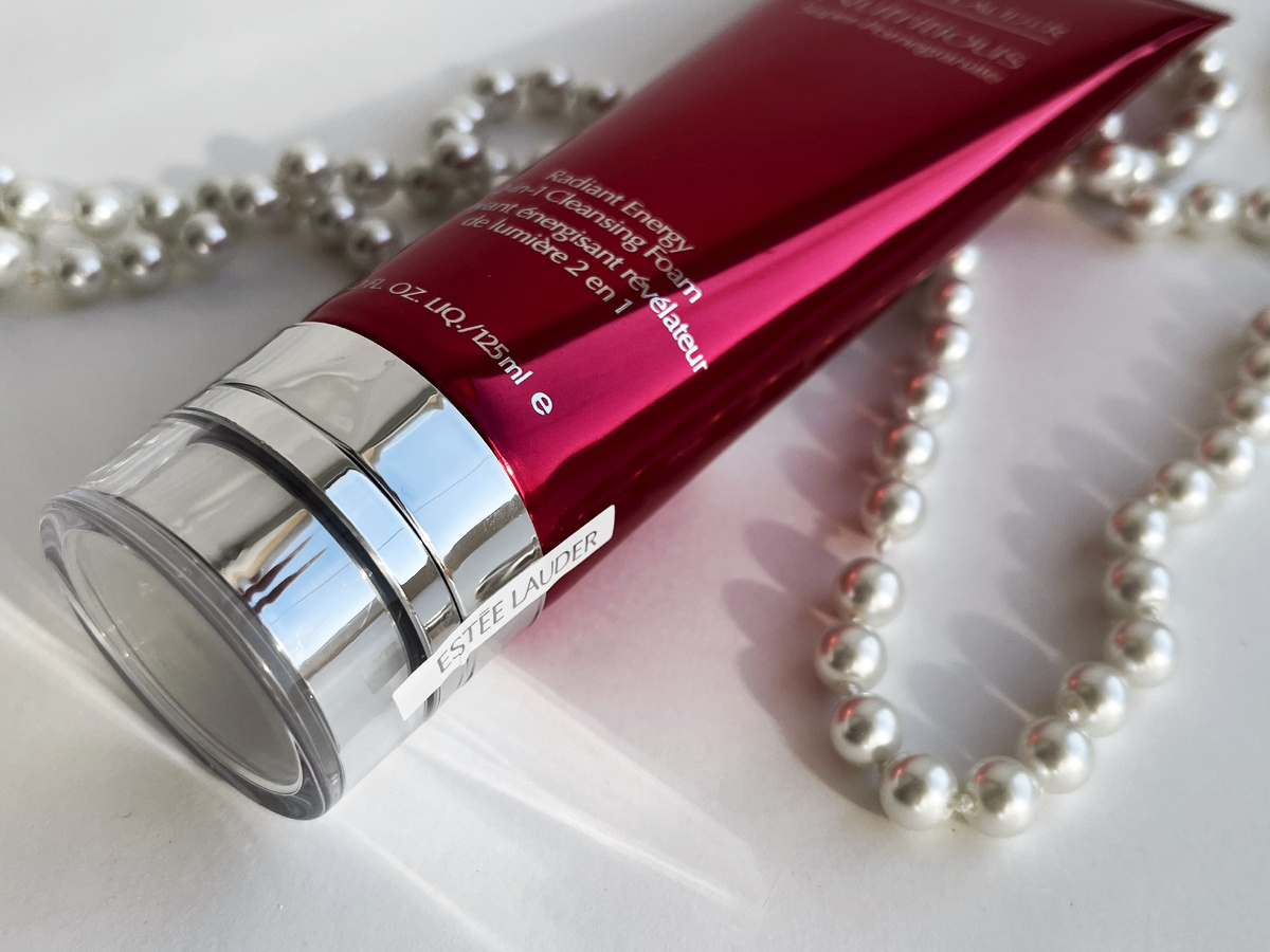Пенка для умывания 2-в-1 Estee Lauder Nutritious Super-Pomegranate Radiant Energy 2-in-1 Cleansing Foam