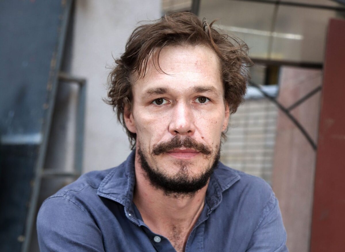 Артем Быстров