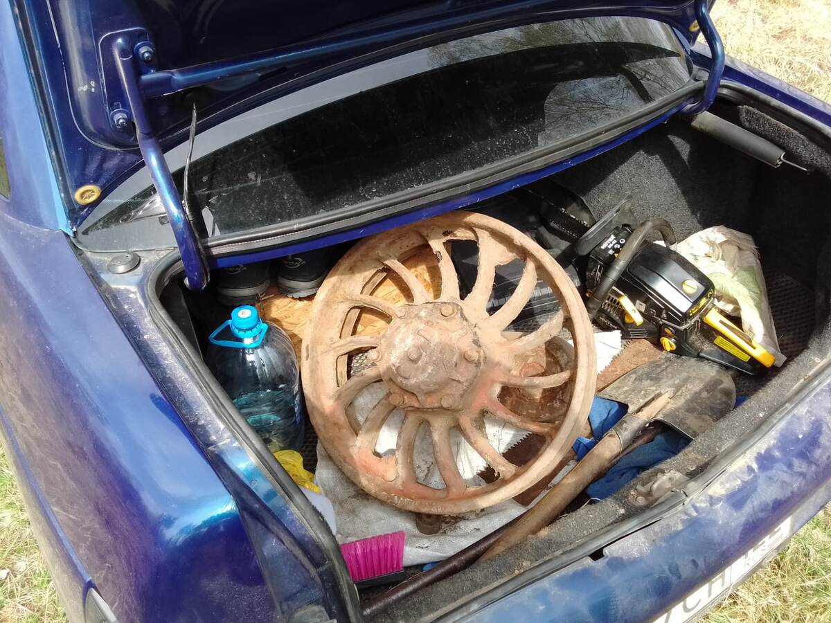 Каток от трактора ТТ-4 с обломком ленивца, примерно 110 кг