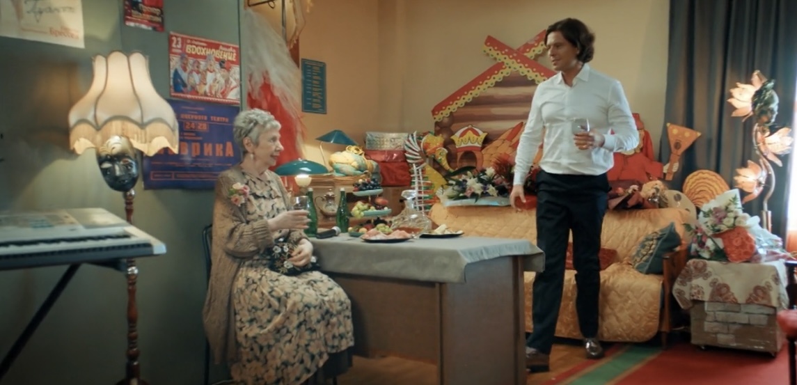 Кадр из сериала «Патриот». Прошка согласился навстречу только потому, чтобы был уверен – бабка при бабках