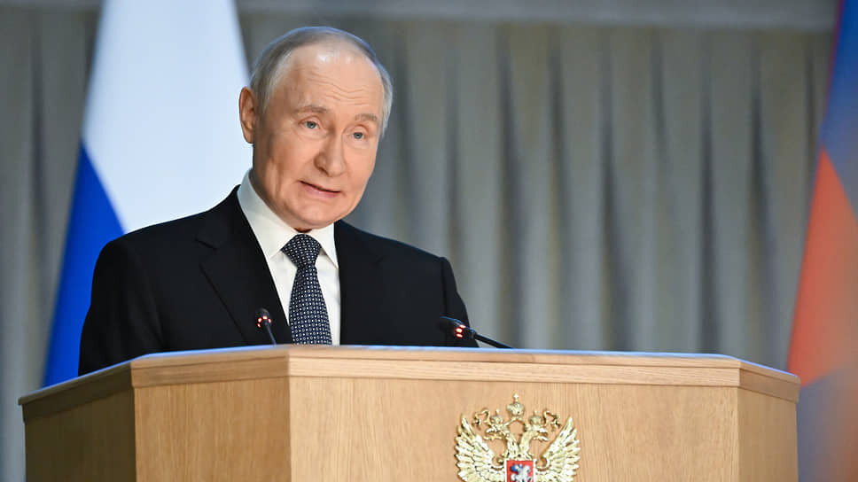 Путин подписал закон, позволяющий регионам самостоятельно определять модель МСУ.📷Фото: Дмитрий Азаров / Коммерсантъ