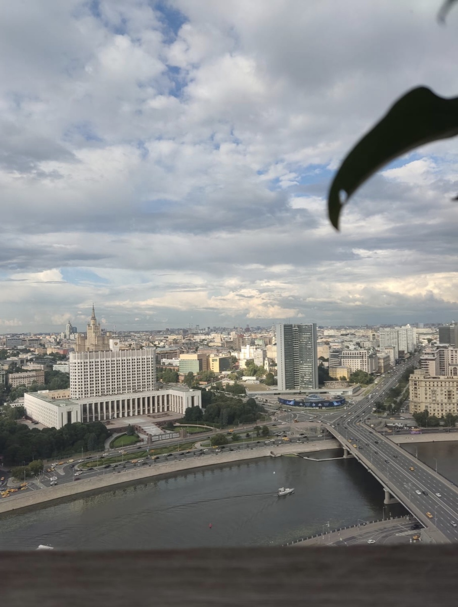 Вид из окна ресторана 