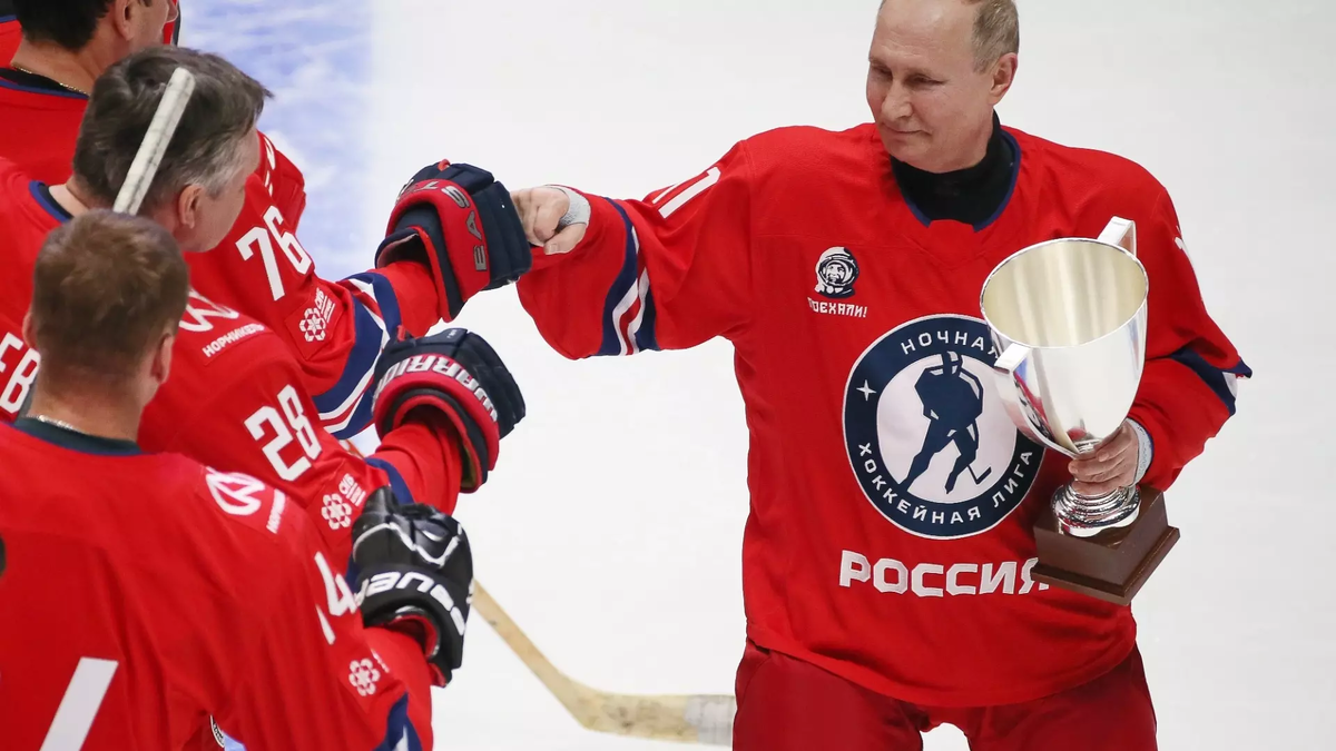 Встреча НХЛ и КХЛ — продолжение традиций слияния спорта и политики. Фото: Lмитрий Феоктистов / ТАСС