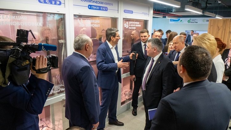    Лаборатория ускоренной селекции важных культур открылась в Уфе благодаря БашГАУ и «Рассвет»