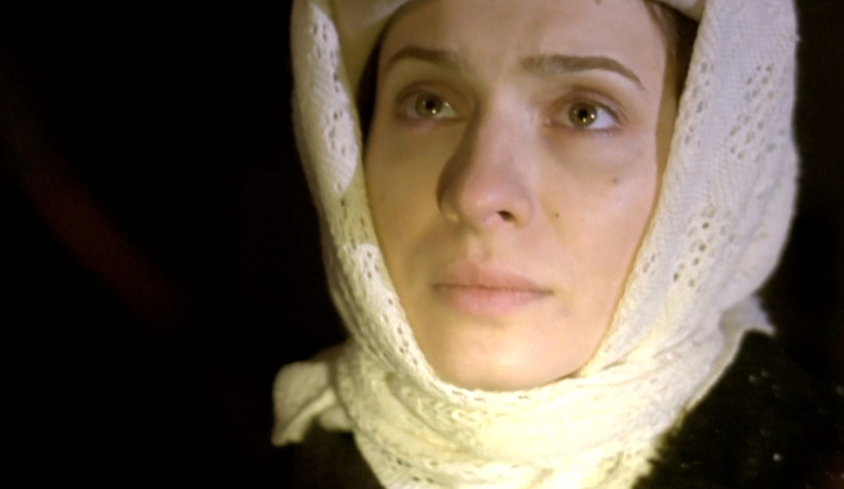 Кадр из сериала "Я вернусь", 2008 г., режиссер Елена Немых, сценарист Наталья Назарова, композитор Сергей Чекрыжов (скриншот) 