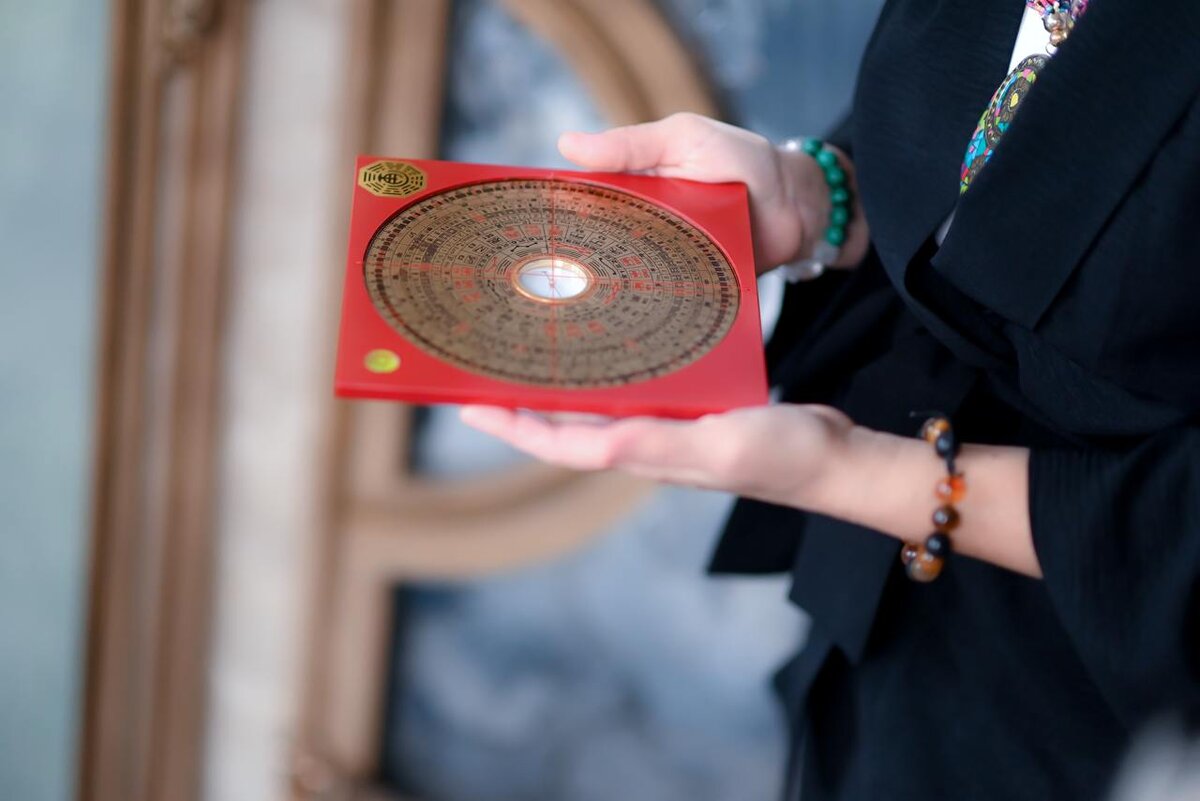 Фото Анастасии Кратиновой, эксперта по китайской метафизике, Ба-Цзы, Ци-Мень и Фен-Шуй