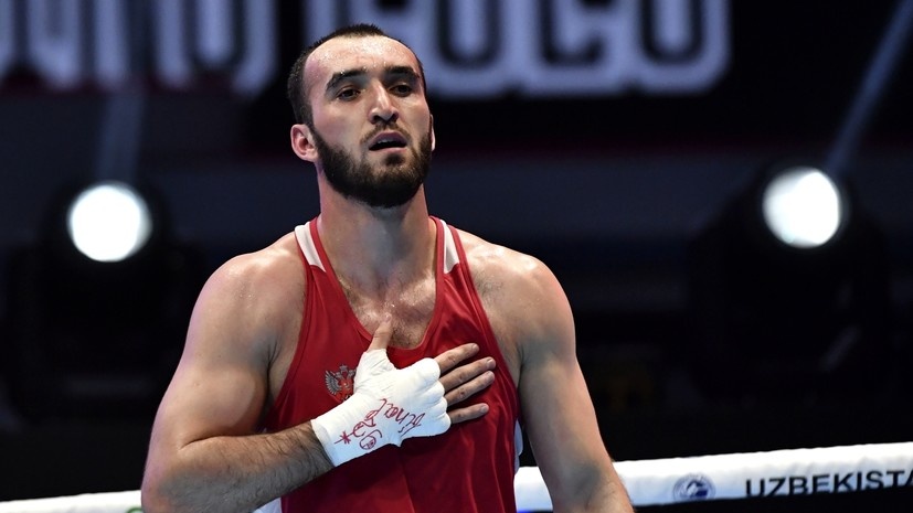     Российский боксёр Муслим Гаджимагомедов AP Uncredited