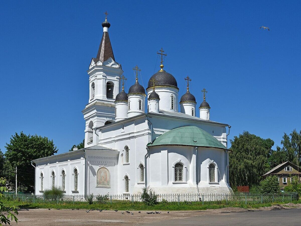    Собор "Белая Троица" в ТвериCC BY-SA 4.0 / Ludvig14 (cropped) /