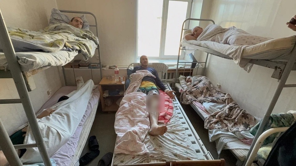    Хирург Винокуров: Мы относимся к ним по-человечески к раненым бойцам ВСУ Александр КОЦ