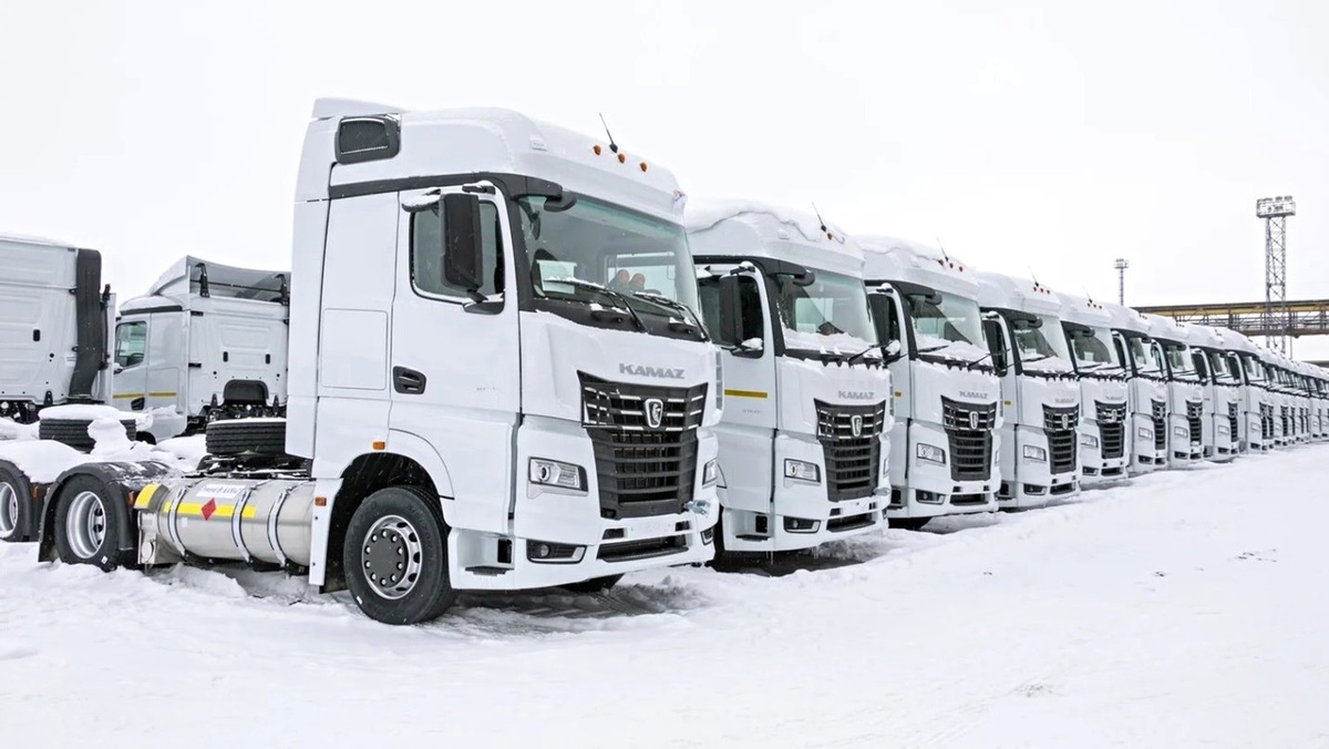 Экономия до 40% за 1 км: КамАЗ начал серийную сборку тягача с новым мотором