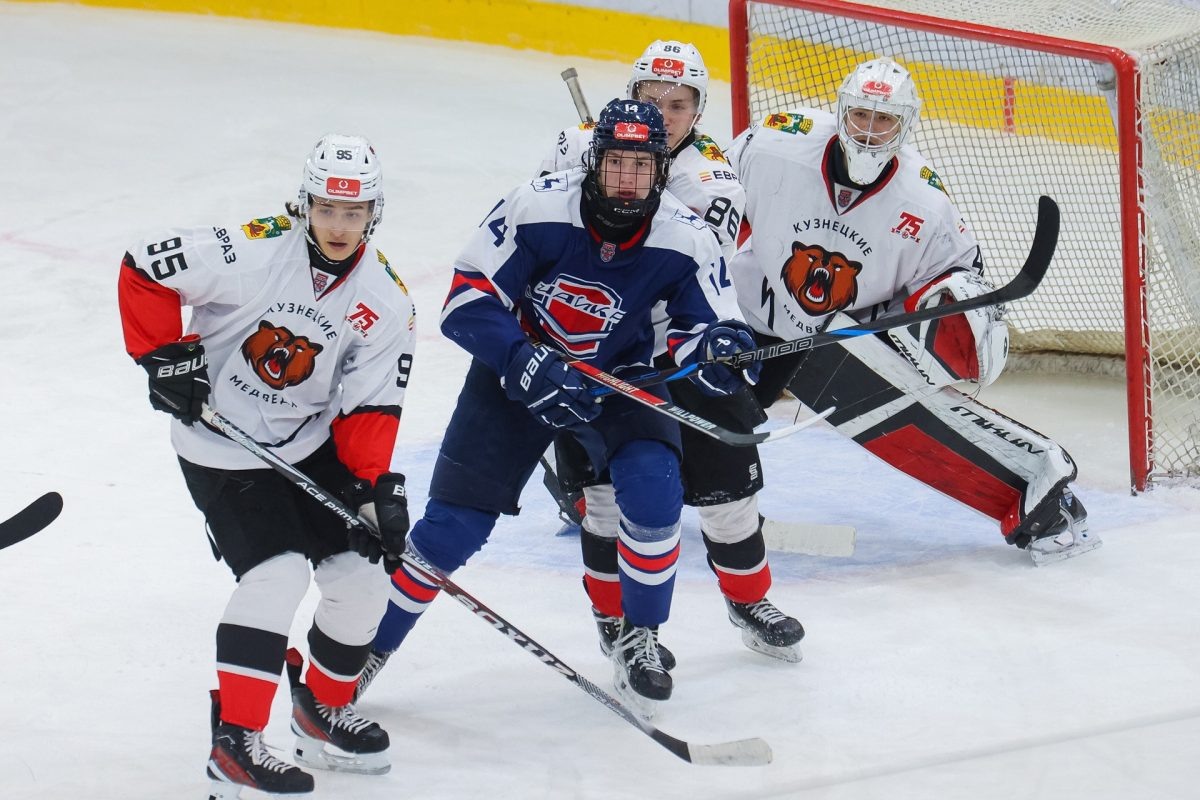    Матч против соперников из Новокузнецка у нижегородцев сегодня не получился