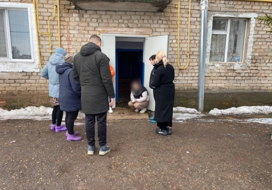 Фото матери на месте пожара: Карина Гумерова / UFA1.RU