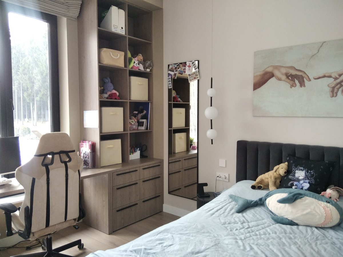 На полках я ничего не меняла. Только навела порядок в некоторых органайзерах. 