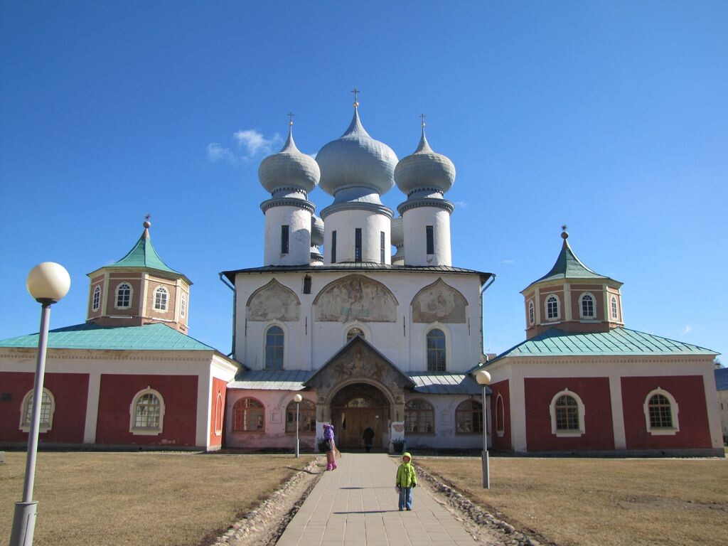 Тихвинский монастырь