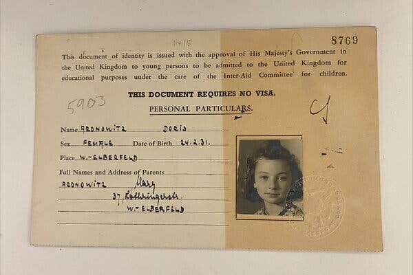 Документы британского правительства о Дорис Ароновиц, которая в детстве была эвакуирована из нацистской Германии.