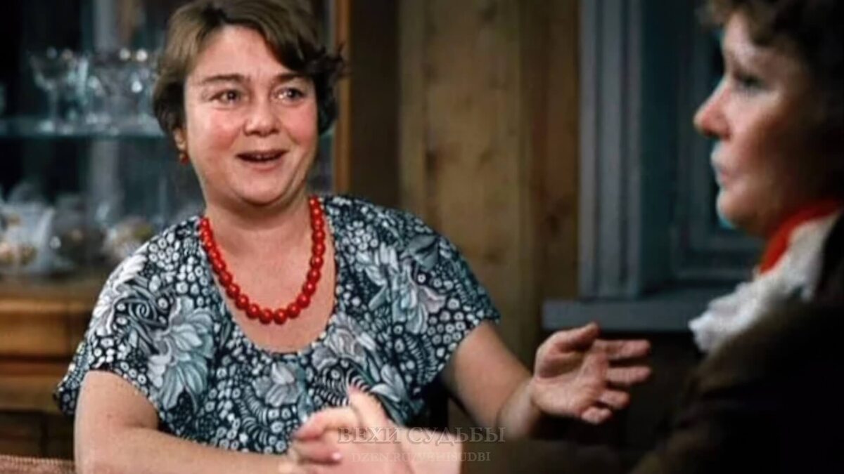 Гурченко враждовала с Ниной Дорошиной. Худсовет опасался, что актрисы откажутся играть друг с другом. Но зато как естественно они смотрелись в кадре вместе!